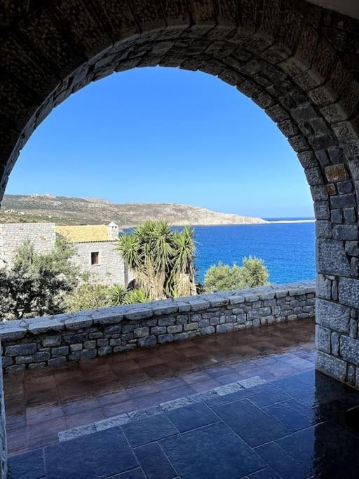 Cozy Cliff Tower W/ Breathtaking Sea Views Villa Agios Georgios Minas Exterior foto